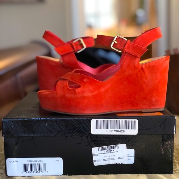 Dolce Vita
Style: Eileen Wedge Sandal - Picture 5 of 11